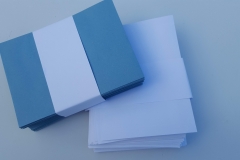 Geoprodukt-kuverta mala bijela i plava